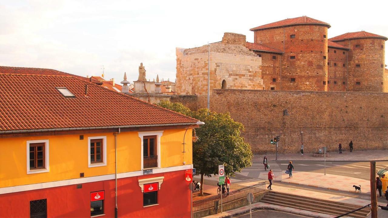 Housingleón - Muralla Exterior foto